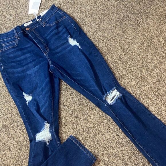 Blue Turtle Women's Blue Distressed Jeans Size 11 - Picture 4 of 14